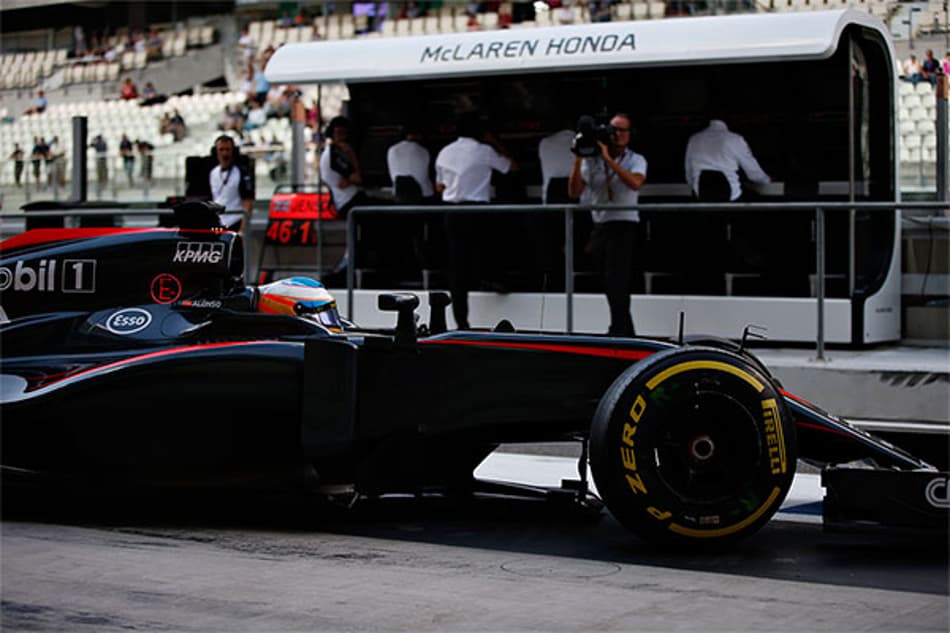 Fernando Alonso garante que estará no grid de 2016