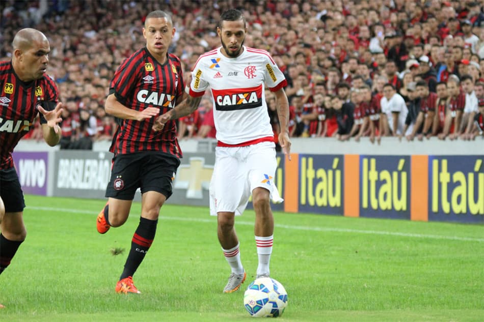 NÚMEROS: Veja quem se salvou no Fla na derrota para o Atlético-PR