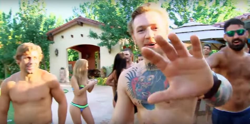 TUF 22 tem pool party com modelos, e McGregor pede saída de câmeras