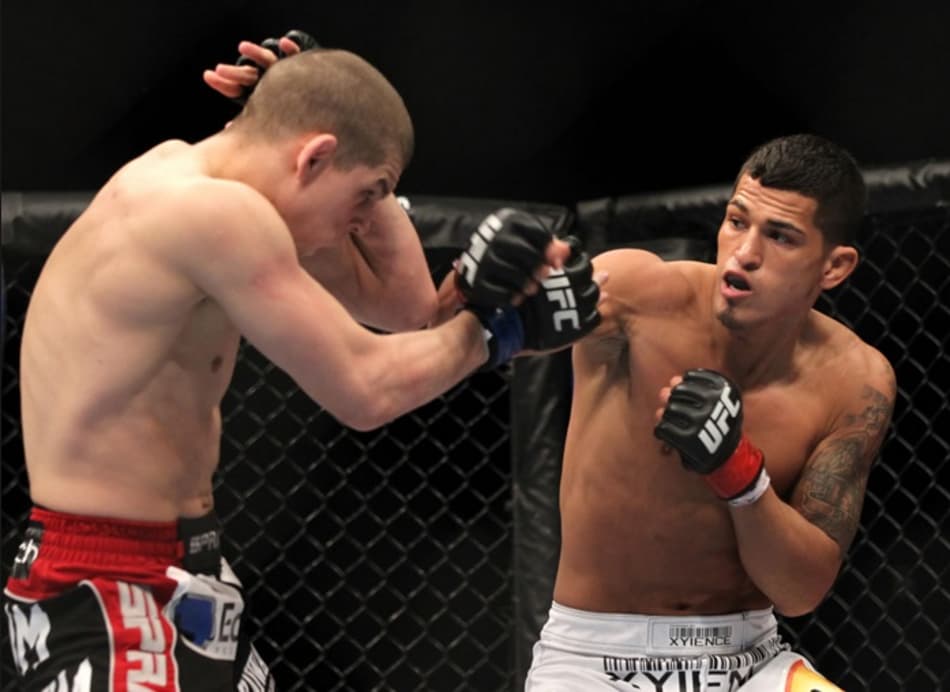 Pettis alerta McGregor sobre subida para os leves: ‘É um mundo diferente’