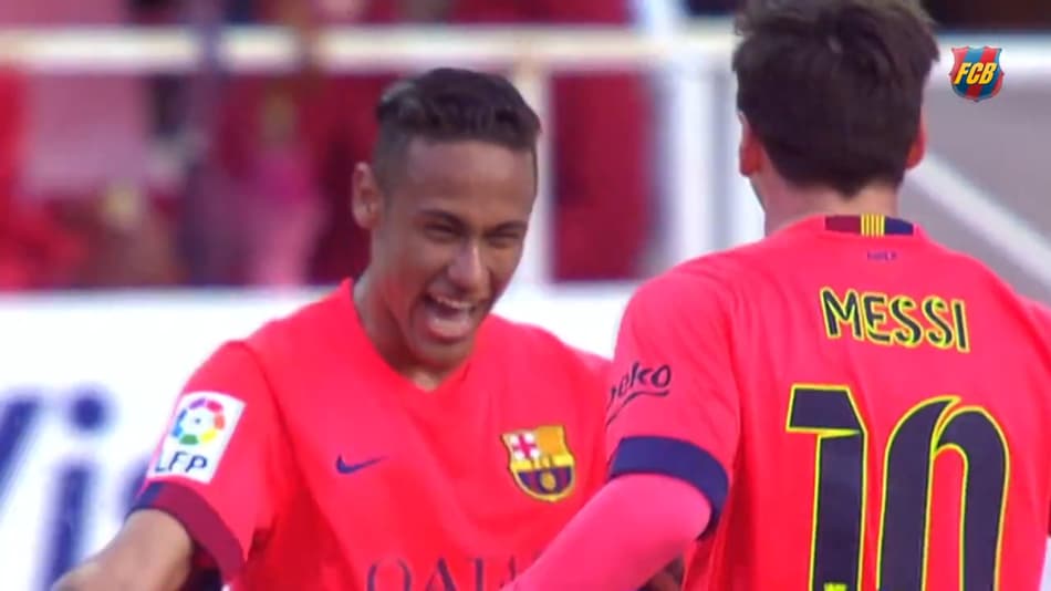 VÍDEO: Barça comete gafe ao homenagear Messi e Neymar