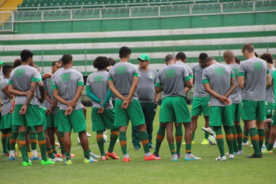 Lateral da Chapecoense mira triunfo diante do Galo na última rodada do Brasileirão