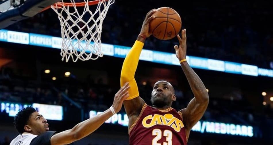 Em duelo entre LeBron James e Anthony Davis, Pelicans leva na prorrogação