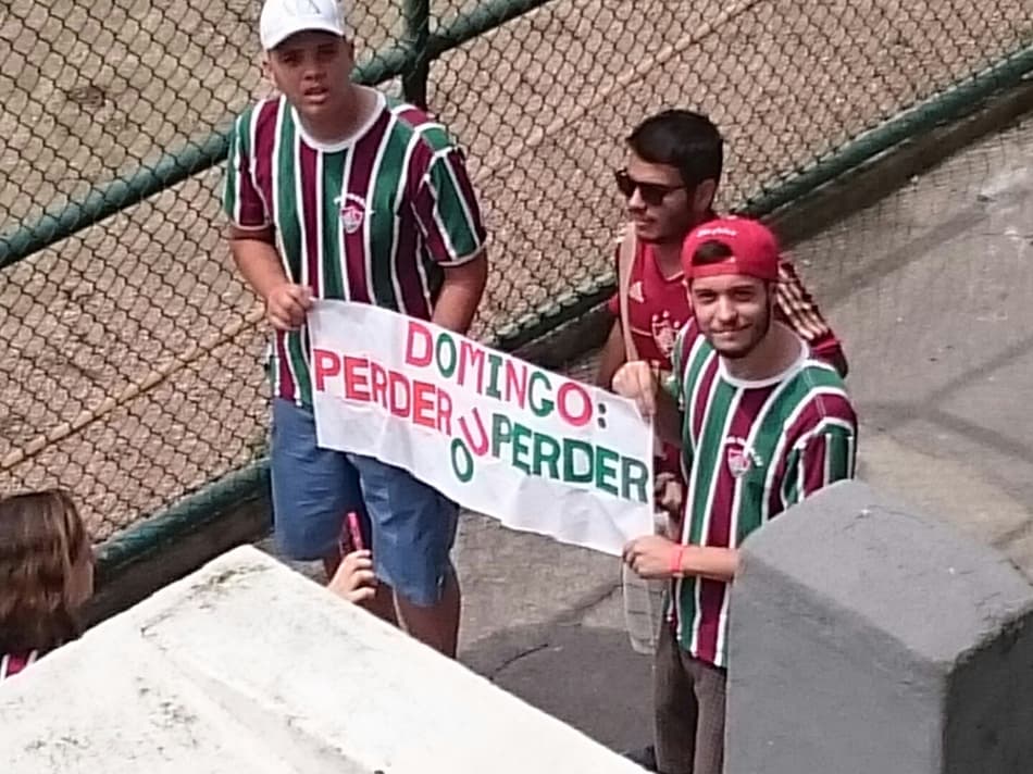 Flu faz último treino em 2015 e recebe pedido da torcida por derrota