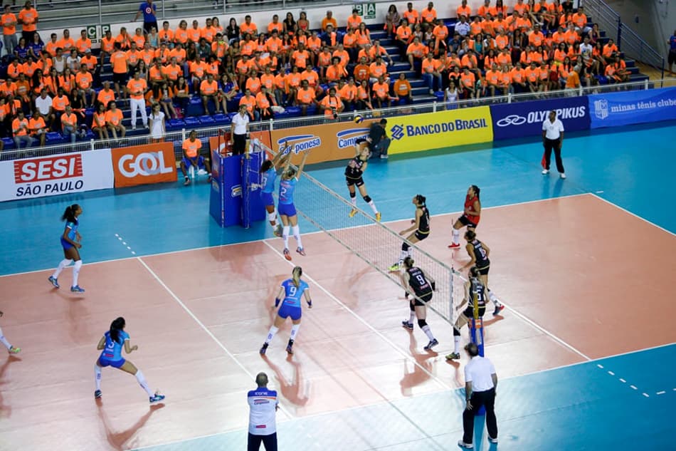 Em tarde inspirada, Camponesa/Minas vence o Sesi-SP na Arena Minas Tênis Clube
