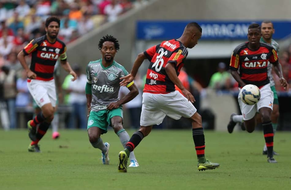 Marcelo Oliveira agradece titulares que pediram para jogar contra o Fla