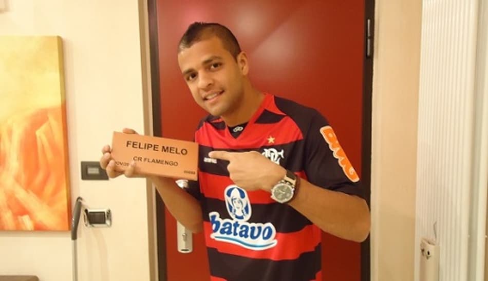 Humor: Flamenguista Felipe Melo provoca Vasco após o rebaixamento