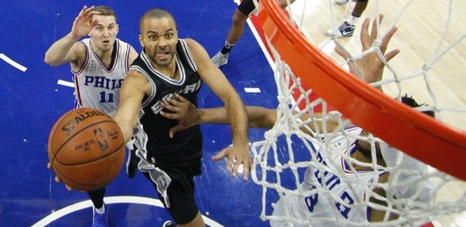 Spurs ignora Sixers e vence por 51 pontos