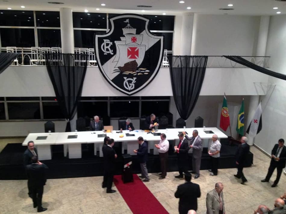 Balanço financeiro do Vasco será contestado pela oposição em reunião do Conselho