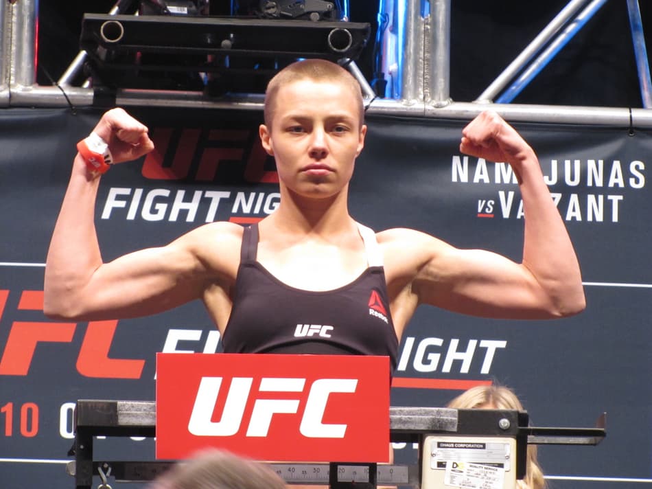 VanZant impressiona com resistência, mas acaba finalizada por Namajunas