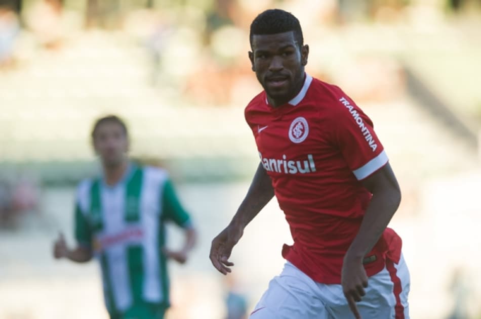 Baixa no Inter! Com dores na coxa esquerda, Géferson não enfrenta Avaí
