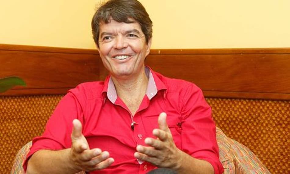Felipe Ximenes analisa como poderio financeiro tem mudado a cara do futebol brasileiro nos últimos anos