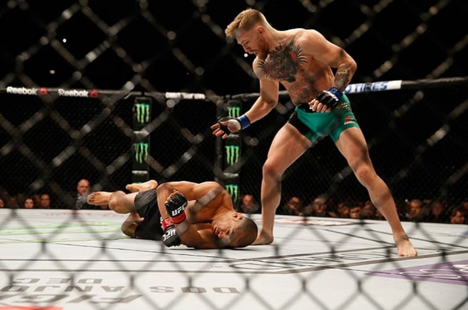 Conor McGregor é o novo campeão absoluto dos penas do UFC (FOTO: Reprodução)