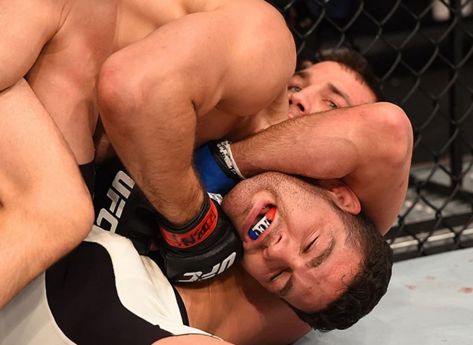 Weidman desabafa após perda de cinturão no UFC: ‘Precisava e mereci’