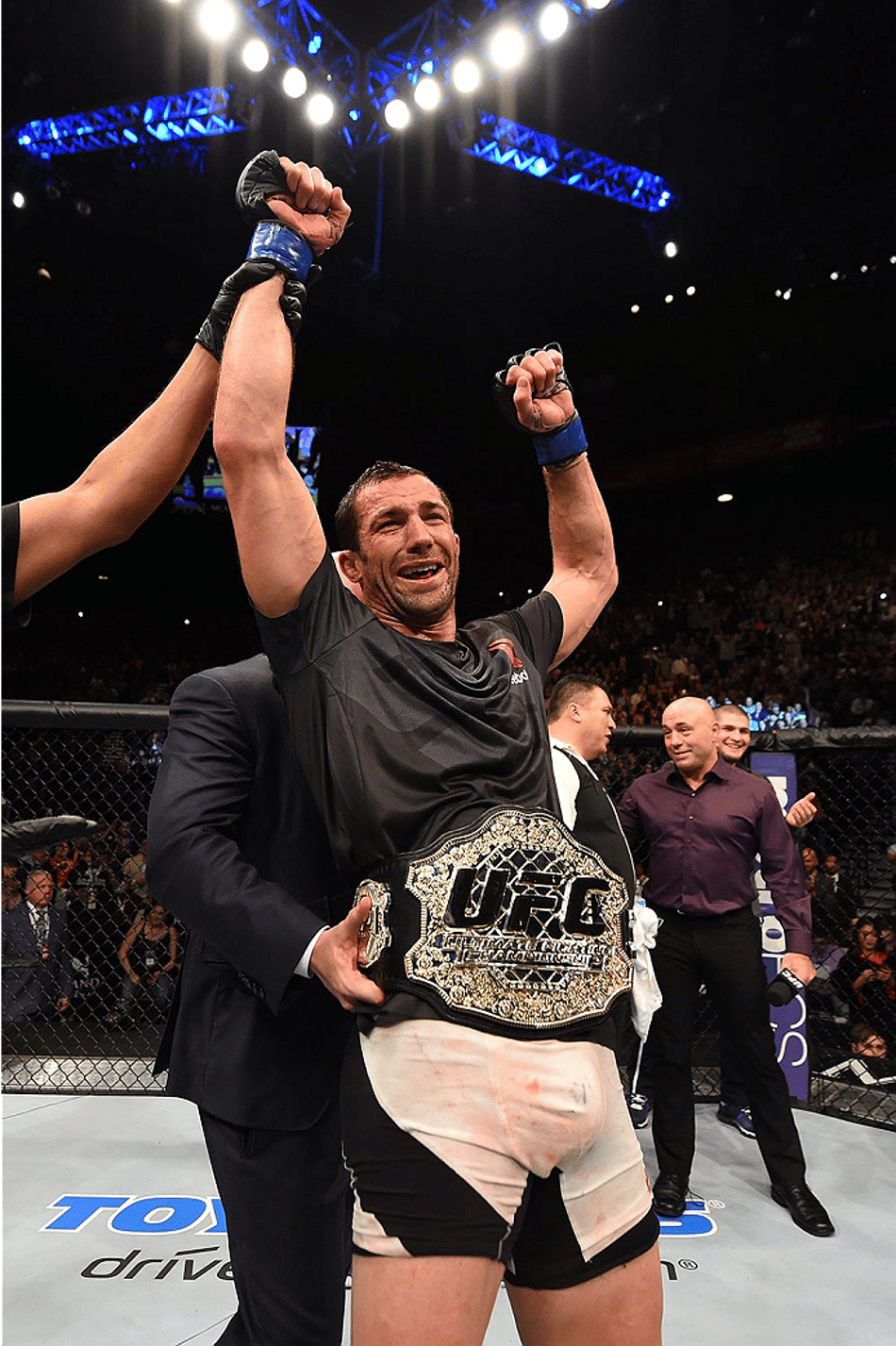 Rockhold promete nocautear Bisping de forma ‘devastadora’ no UFC 199