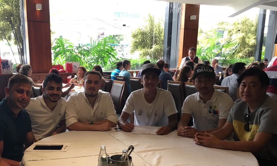 Romarinho assina com clube japonês e se apresenta em janeiro