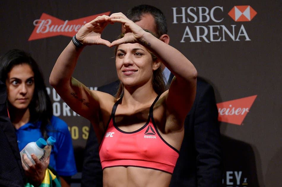 Bethe Correia enfrentou Ronda Rousey no UFC 190, no Rio de Janeiro