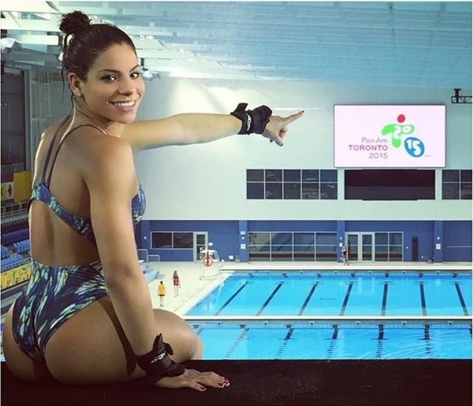 Musa dos saltos ornamentais chega a 100 mil seguidores e bomba com fotos