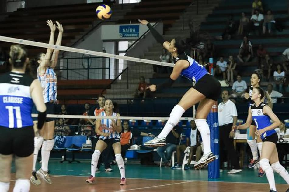 Paula foi a maior pontuadora do jogo com 22 acertos (Foto: Ricardo Bufolin/Pinhieiros)