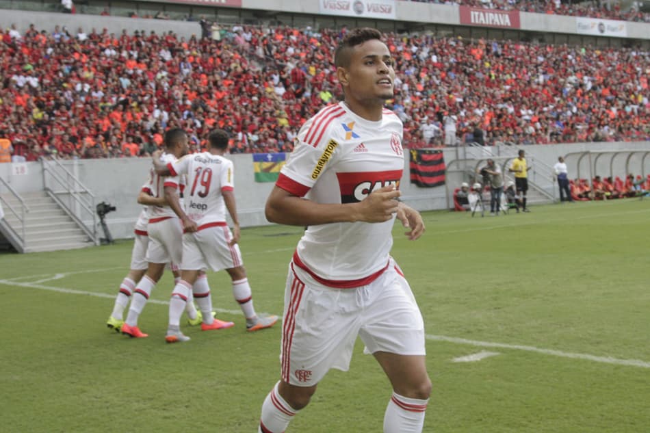 Palmeiras estuda a contratação de Everton, do Flamengo