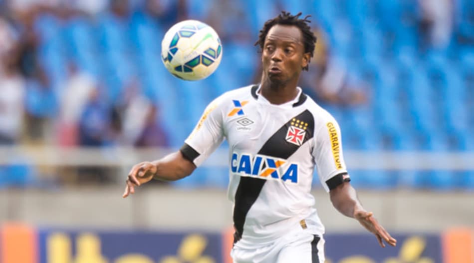 Com contrato até maio, trio pretende continuar no Vasco e espera conversa