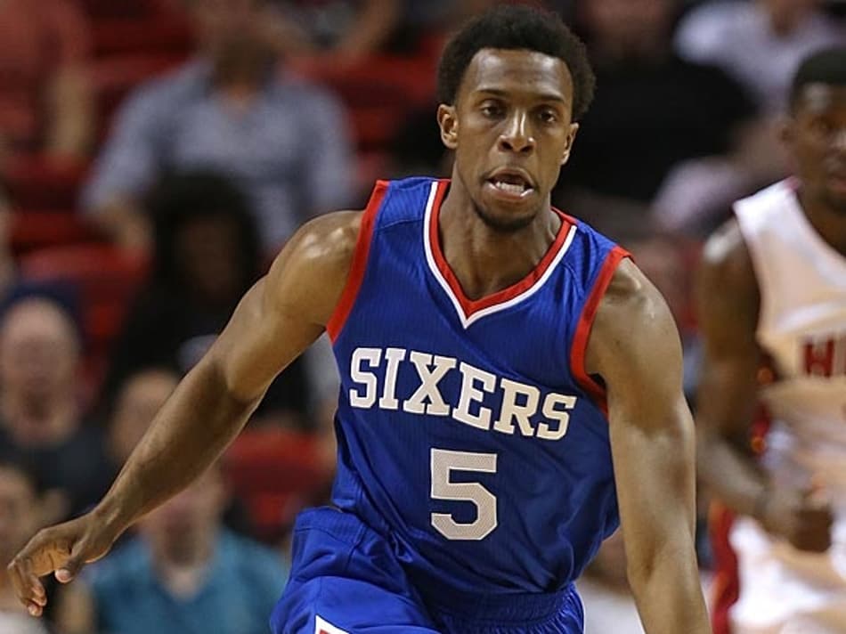 Ish Smith volta ao Sixers após troca com o Pelicans; Wroten será dispensado
