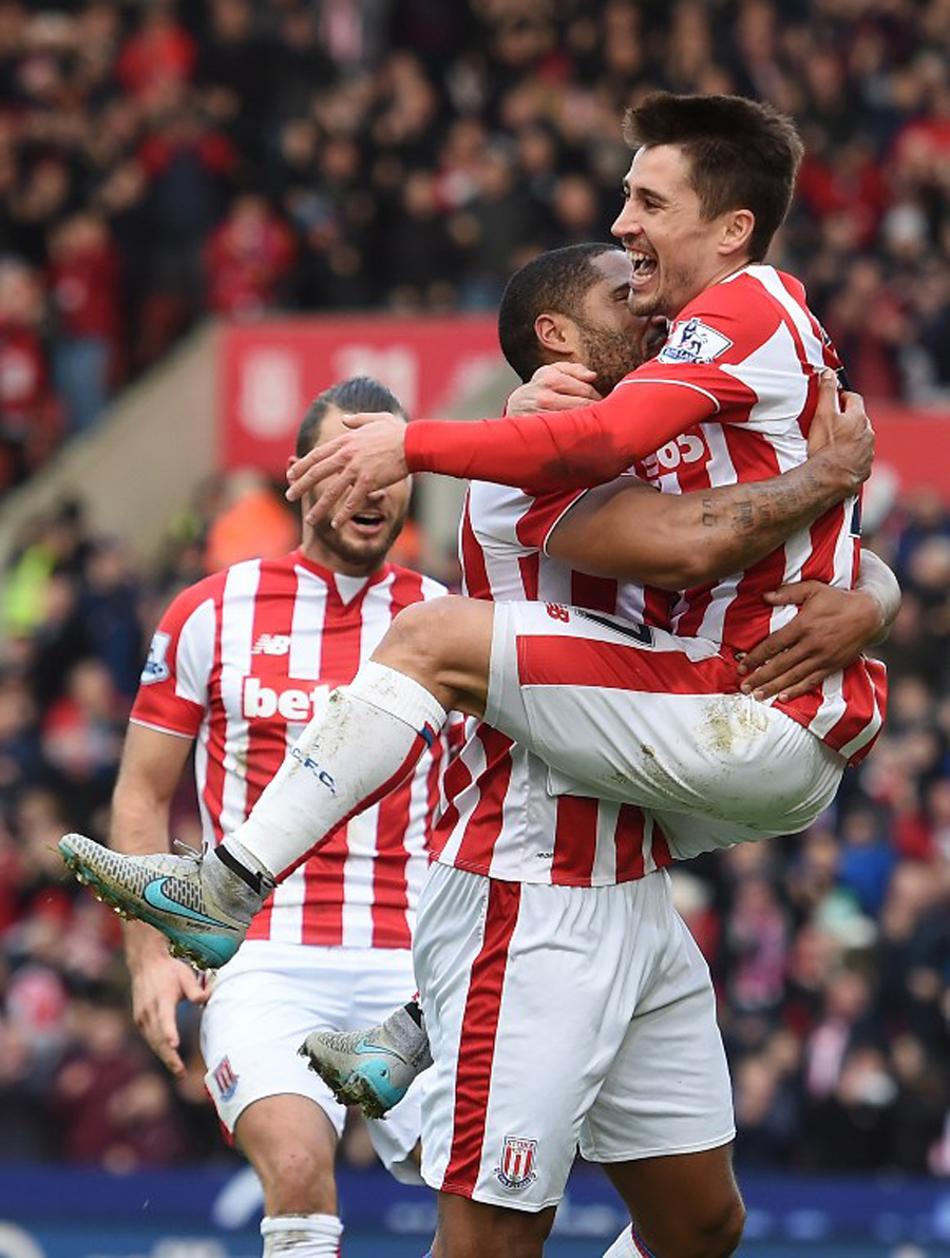 AO VIVO: Manchester United encara o Stoke tentando voltar para o G-4