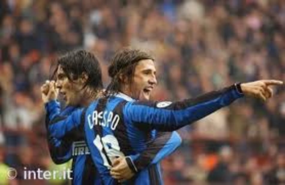 UEFA relembra golaço de Hernán Crespo na UEFA Champions League; Assista