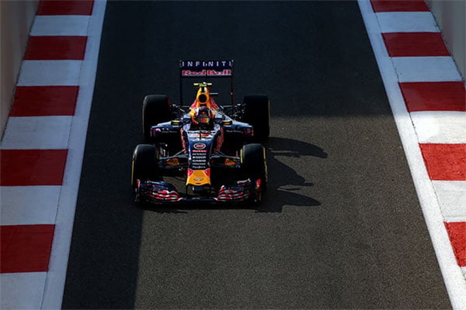 Helmut Marko pede que a Renault foque na Red Bull