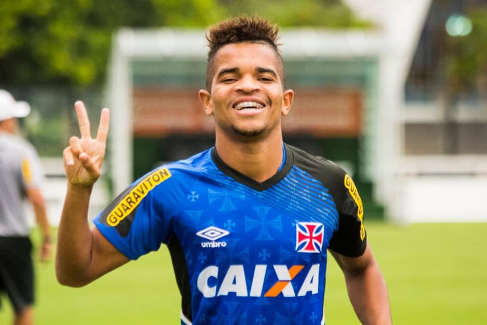Lorran acredita em virada sobre o Flamengo e título do Vasco no OPG