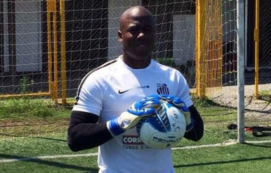 Sem mais 'conflito' por sub-23 aos 30, Preto deseja o profissional no Peixe