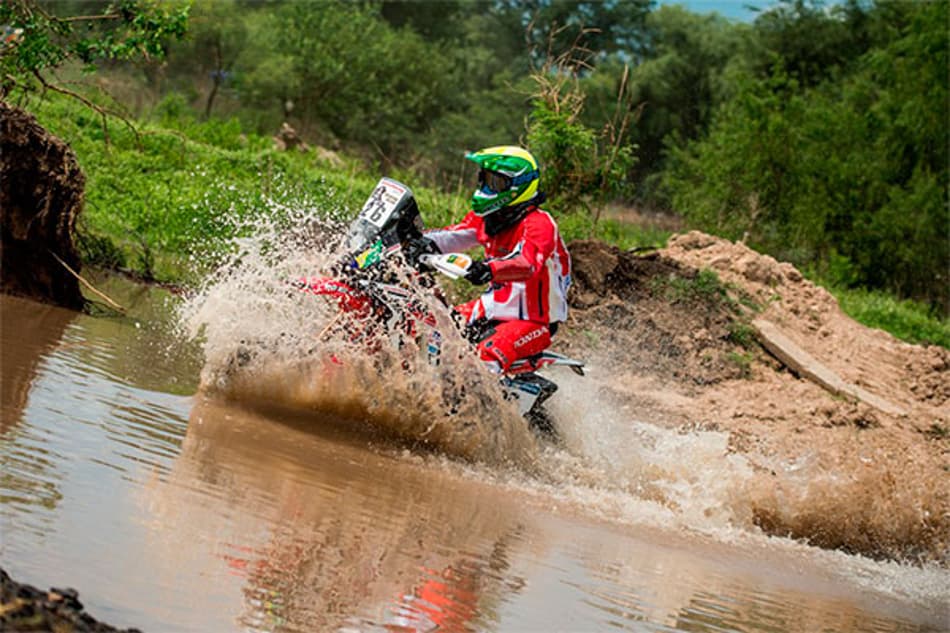 Acidente no prólogo do Dakar 2016 cancela etapa para carros e caminhões