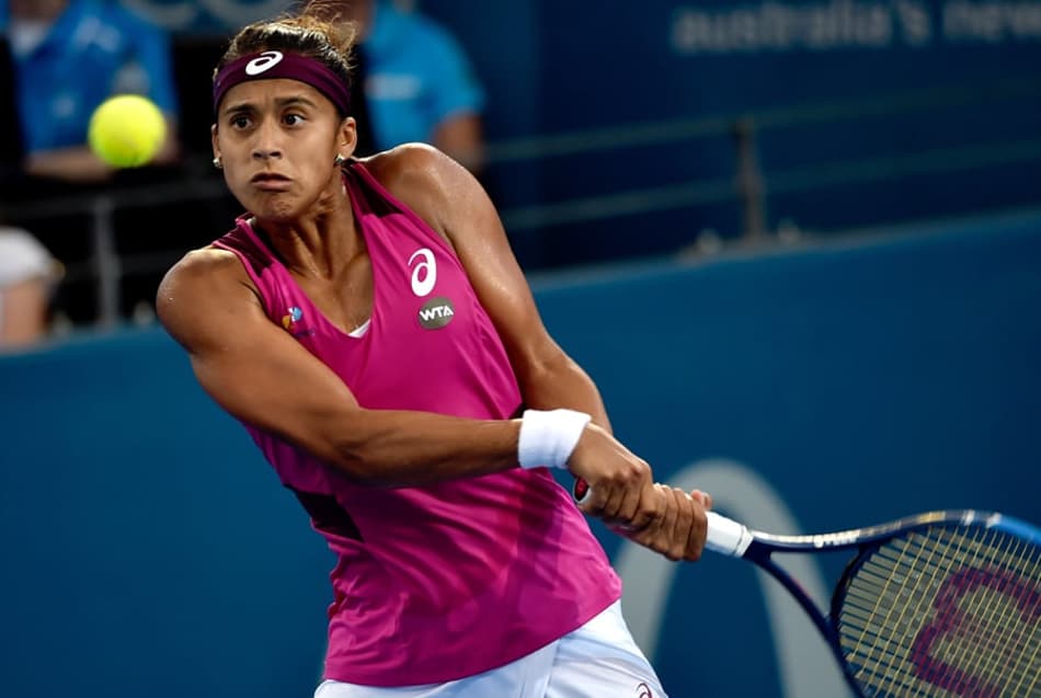 Teliana joga mal e cai na estreia do Australian Open