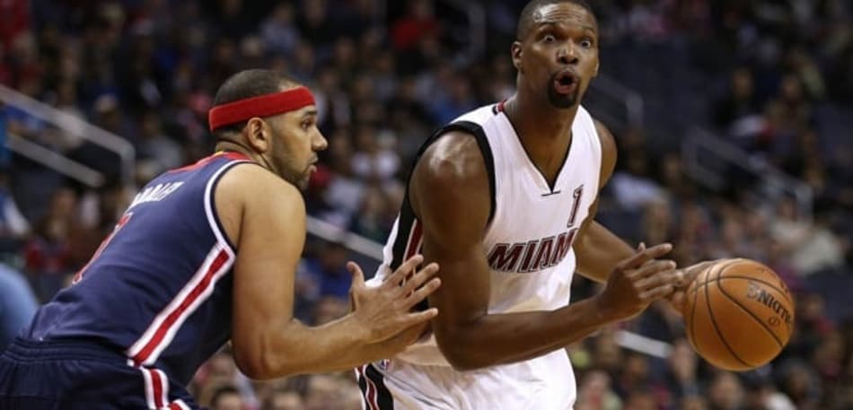 Bosh e Whiteside se destacam em vitória do Heat