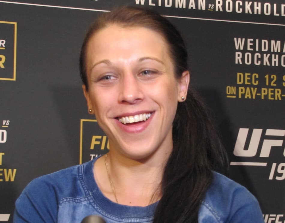 Joanna: ‘Gadelha deveria parar de falar demais; será derrotada de novo’
