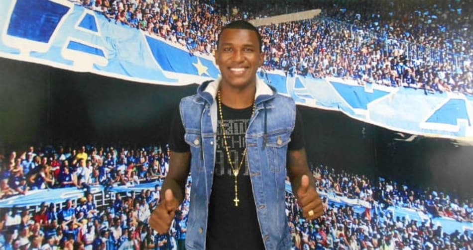 Douglas Coutinho sonha com estreia pelo Cruzeiro no Mineirão