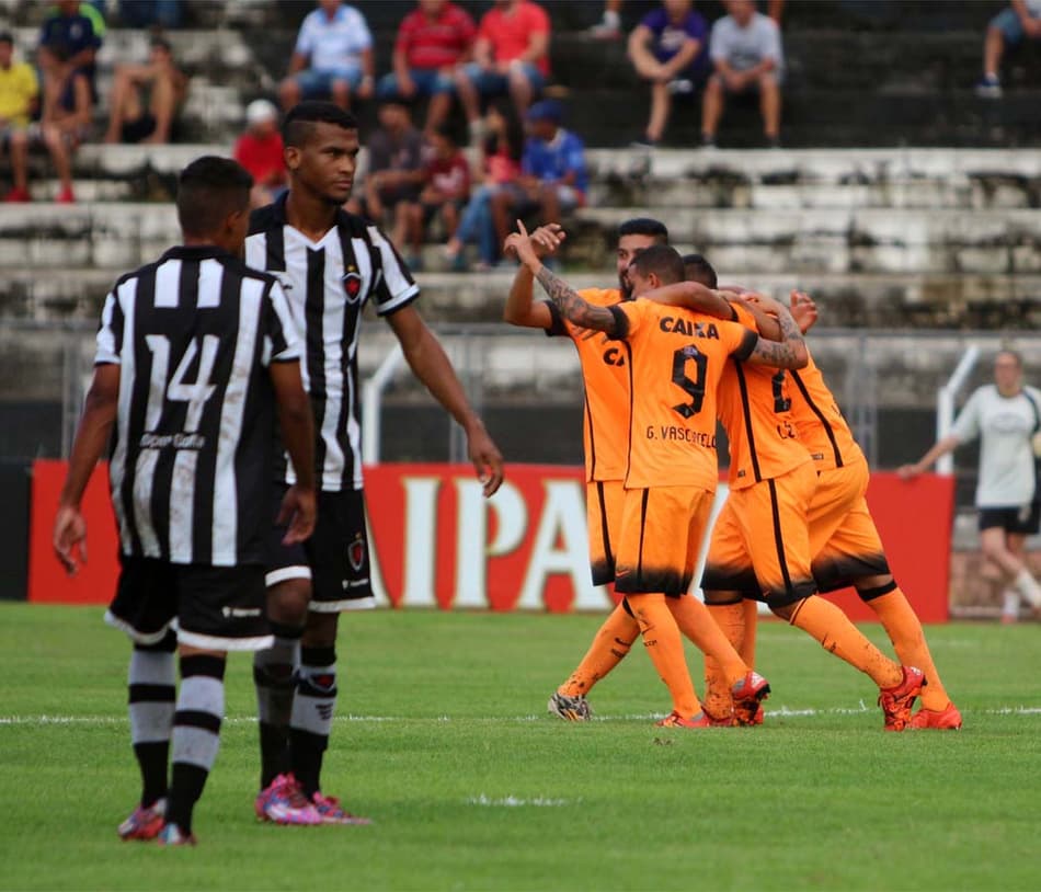 Corinthians vence e se classifica para a segunda fase da Copinha