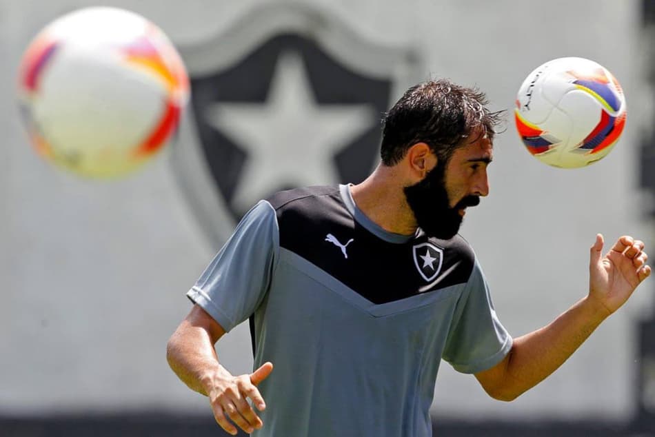 Defesa unida: Renan Fonseca exalta parceria com Emerson