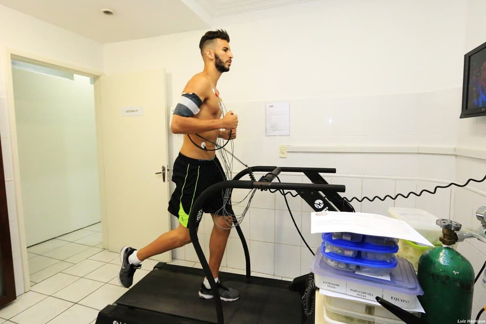 Atletas do Figueirense realizam exames médicos de pré-temporada