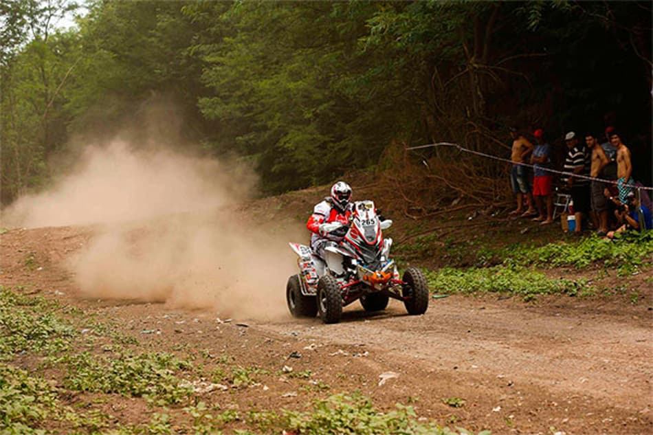 Dakar 2016 – 5ª etapa – Quadriciclos: Hernández vence, Medeiros sofre acidente e abandona