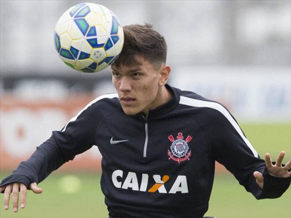 Artilheiro da Copinha-2015 treina, faz exames e pode ir aos EUA com Timão