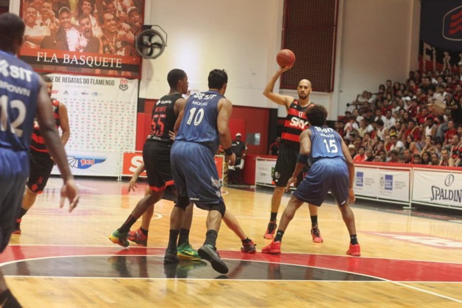 NBB: Flamengo tem grande atuação coletiva e leva a melhor sobre Macaé