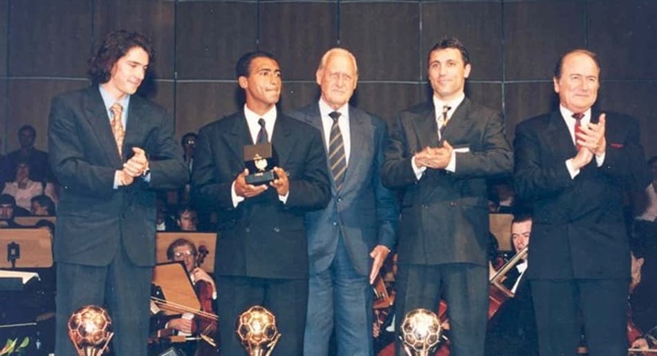 Números da Bola: Além de Neymar, outros seis brasileiros já foram finalistas da Bola de Ouro da Fifa