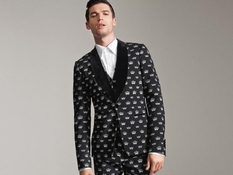 Bom gosto? Messi poderá vestir terno com coroas na cerimônia da Bola de Ouro