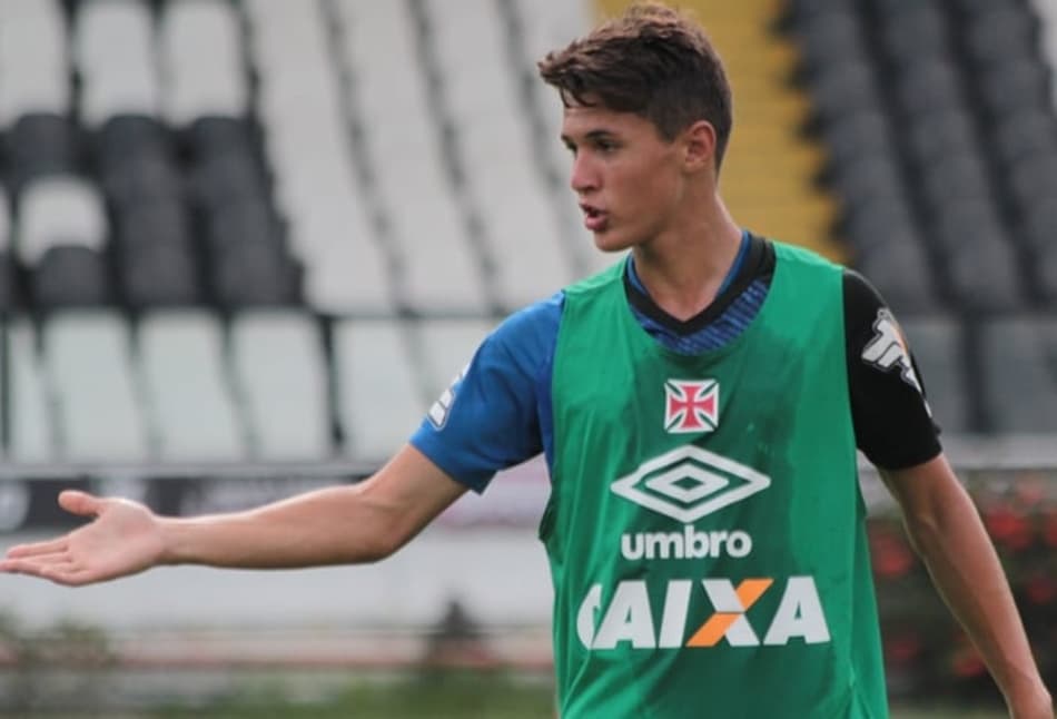 Mateus Pet durante treino do Vasco na categoria sub-20 (Foto: Carlos Gregório Júnior/Vasco.com.br)