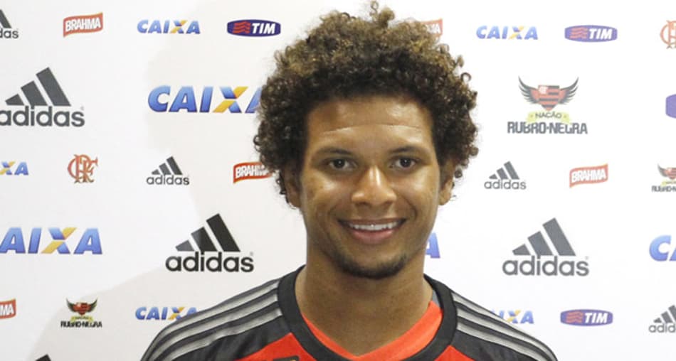 ‘Hoje sou Mengão’: Agora no Fla, Arão deixa o Botafogo no passado
