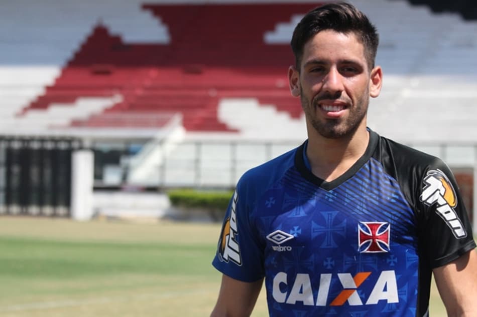Lateral-direito Richard rescinde contrato com o Vasco
