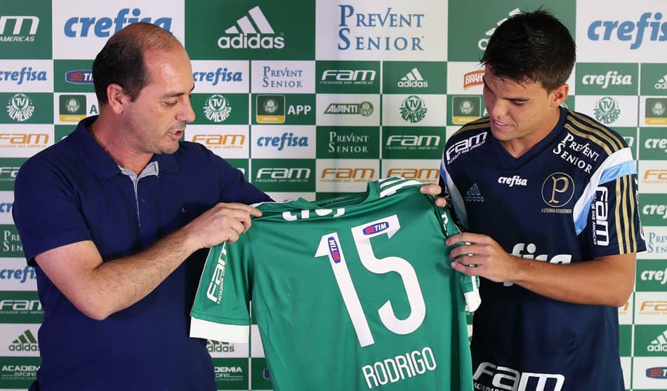 Com cinco opções de volante, Verdão transforma 'drama' em briga boa