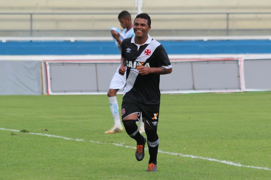 Blog do Garone: Vasco renova contrato de Emerson Carioca