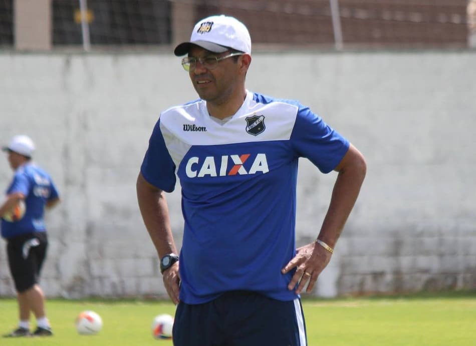 Técnico do ABC diz que Lúcio Flávio será a referência do time em 2016